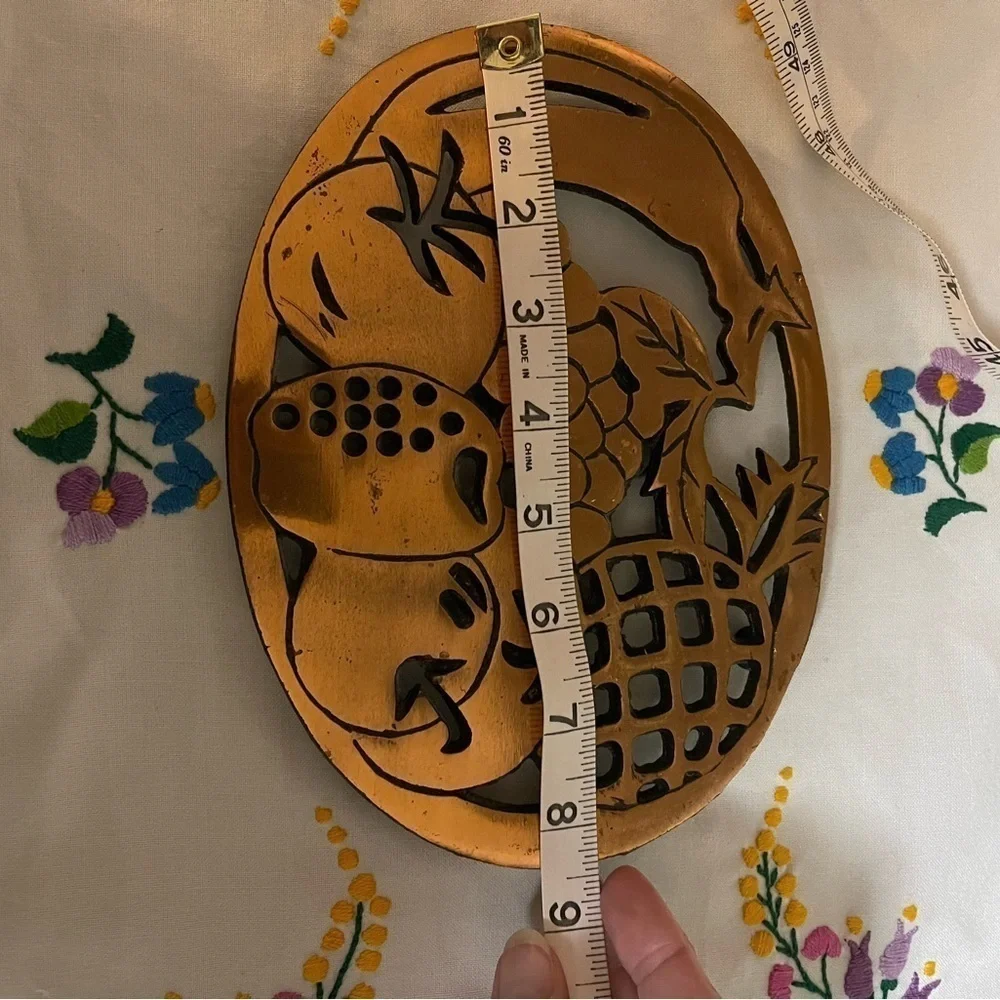 Vintage 1983 Old Dutch Design Fruit Trivet Wall Decor copper cast iron.